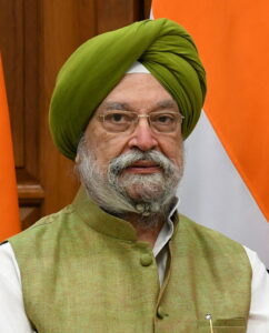 Hardeep_Singh_Puri_with_PM_Modi_(cropped)