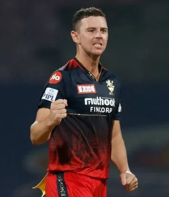 Josh-Hazlewood-1