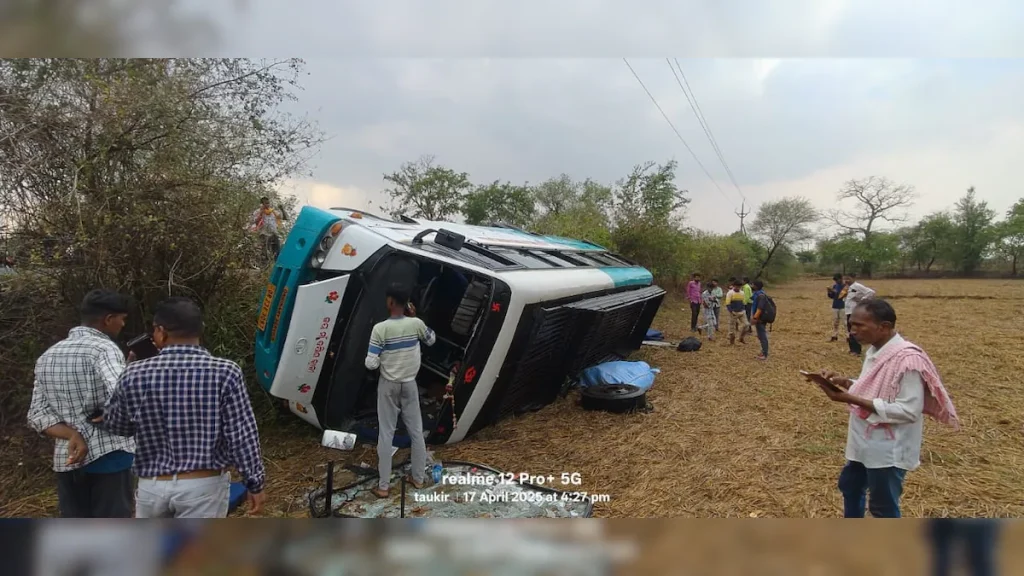 dfu1f92c_road-accident-in-gariaband-and-narayanpur_625x300_17_April_25