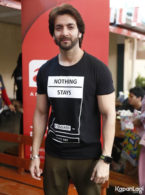 selebriti_Vineet_Raina_p_vineet-raina-020