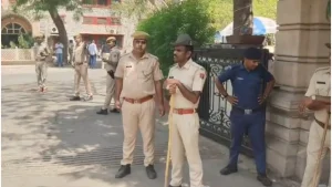 3toeoc14_rajasthan-collectorate-bomb-threat_625x300_20_May_25