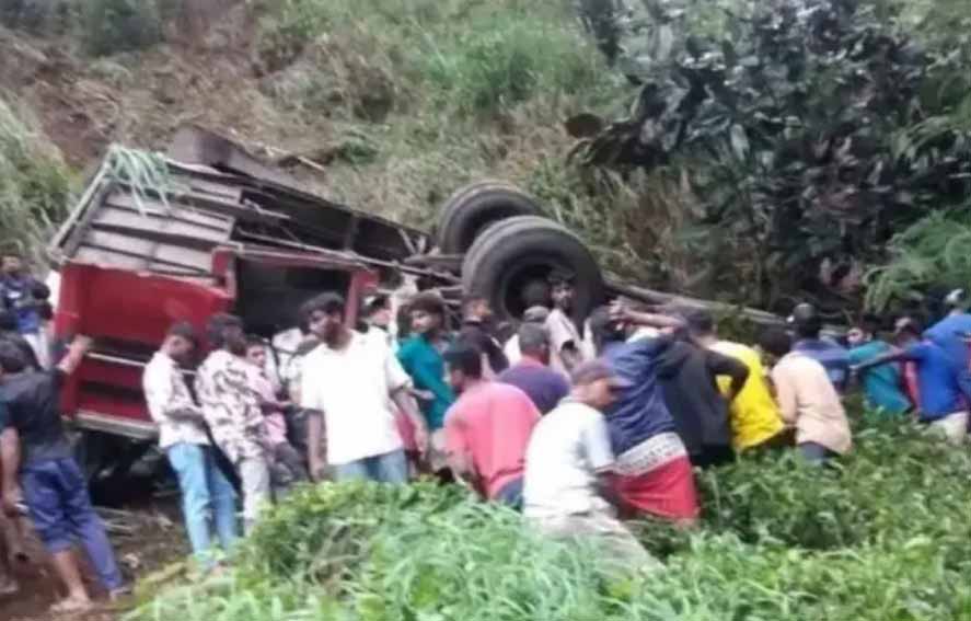 -Colombo-Sri-Lanka-Kotmale-city-horrific-accident--21-people-died-when-the-bus-slipped-off-the-cliff