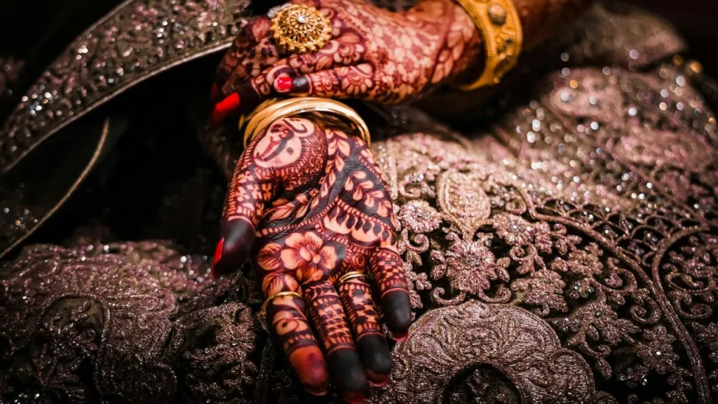 natural-remedies-to-get-darker-mehndi-color