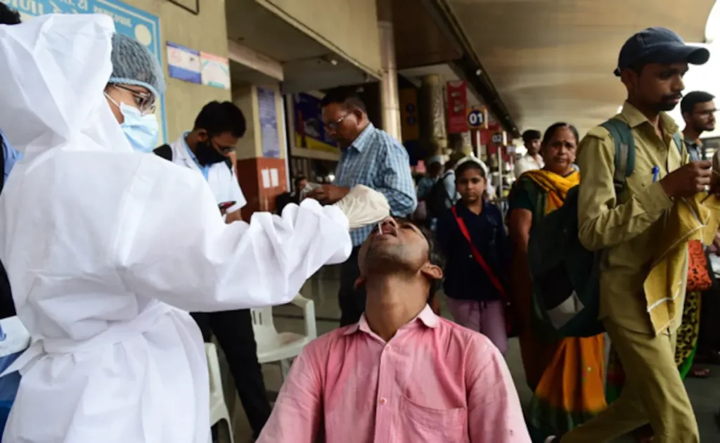 2kle6hn_coronavirus-testing-india-afp-pic_650x400_15_June_22