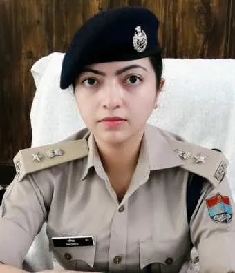 3952355-rachita-juyal