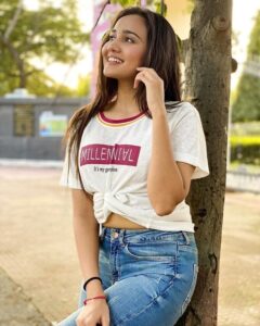 Actress-And-Model-Ashi-Singh-Image-Collection2