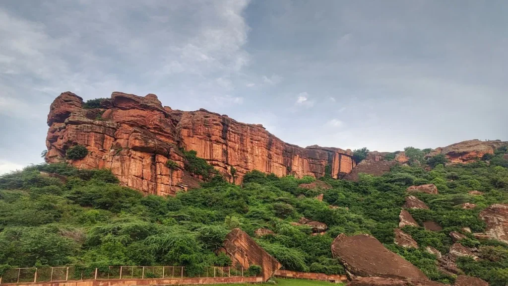 bhimbetka-caves