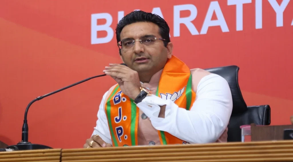 Gaurav-Bhatia-in-a-debate