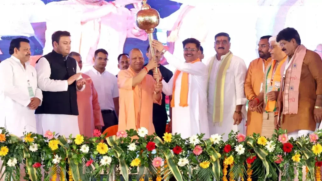 cm-yogi-adityanath-in-aligarh-123115708
