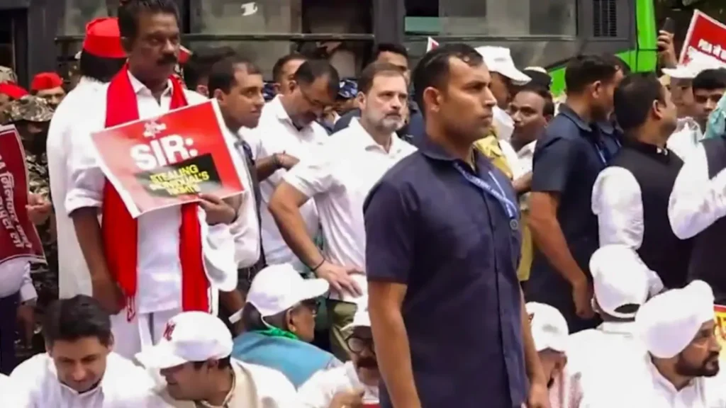 rahul_gandhi_1754896103509_1754896103838-1536x864