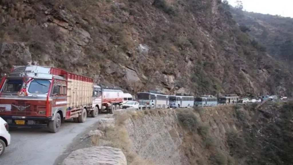 06_09_2025-jammu_srinagar_highway_closed_24037522
