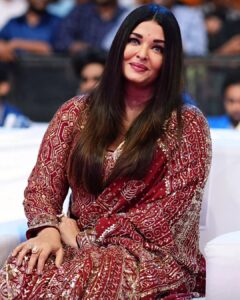 18329607_aishwarya1