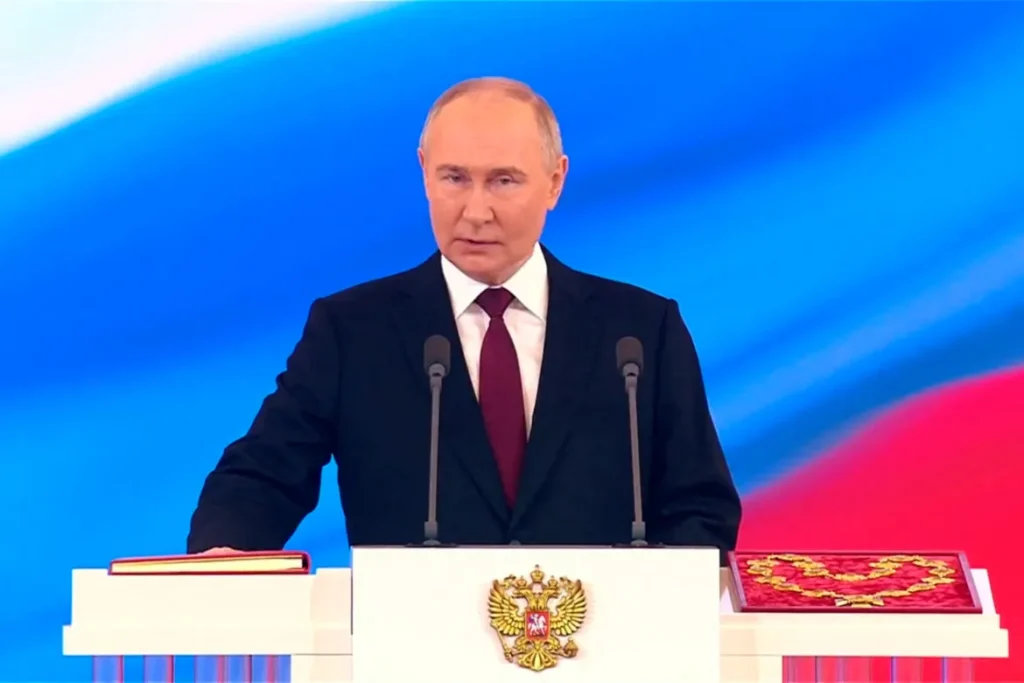 2024-05-07T090647Z_692266115_RC2LL7AJBGKF_RTRMADP_3_RUSSIA-POLITICS-PUTIN-1715074442