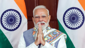 PM-Modi-interacts-with-bene