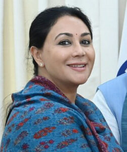 The_Deputy_Chief_Minister_of_Rajasthan,_Shrimathi_Diya_Kumari_&_her_colleague_meet_VP_of_India_with_their_head