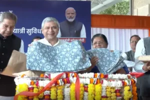 1760601680Railway_Minister_Ashwini_Vaishnaw_inaugurates_new_platform_and_integrated_passenger_information_system_in_Jaipur