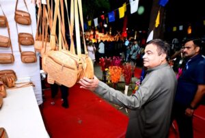 MqXXWNrn-breaking_news-1-768x516