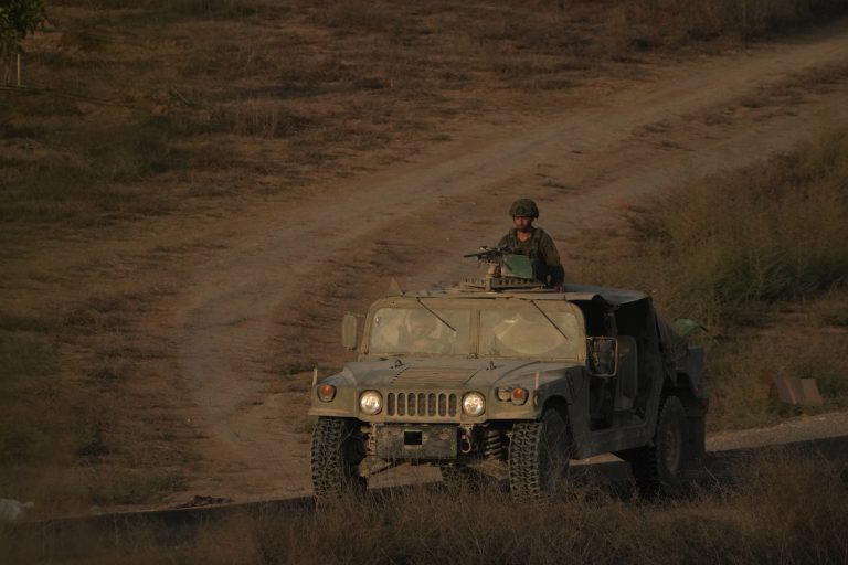 UWkk86DR-breaking_news-768x512