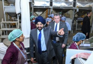 YeYiW286-breaking_news-768x532