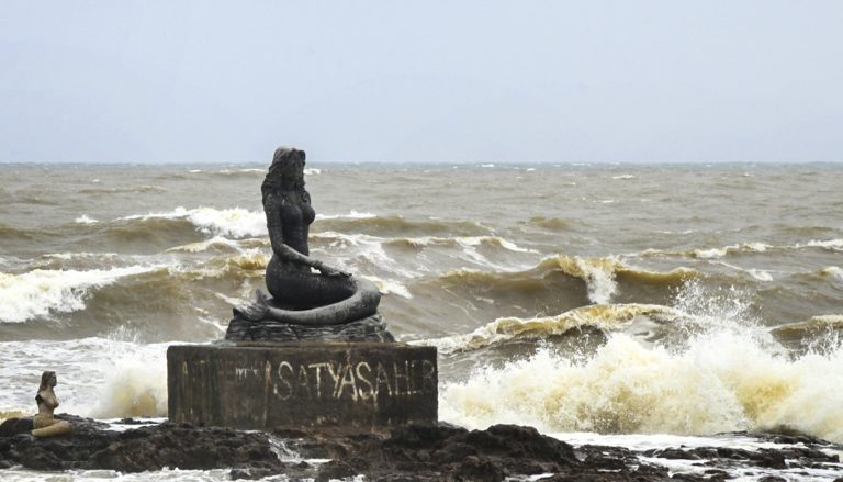 aMzHu1D6-breaking_news-1-768x439