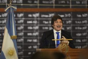 aeoE7xlw-breaking_news-768x512