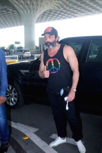 bobby-deol-spotted-at-airport-departure-5th-march-1161285
