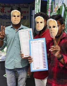 k5fYQJq9-breaking_news-1-696x894