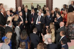 kjda7ijT-breaking_news-768x512