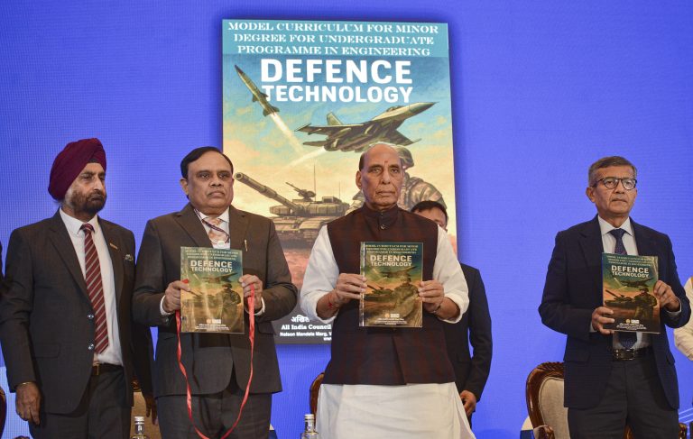 vOsxyE6U-breaking_news-1-768x487