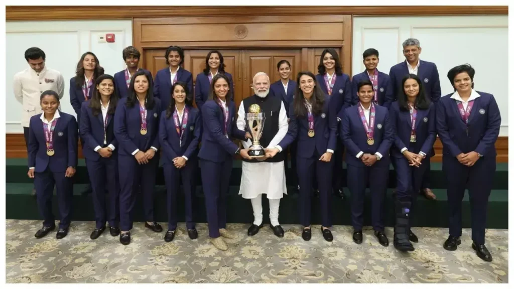 1280x720_2540520-pm-modi-women-team-meeting