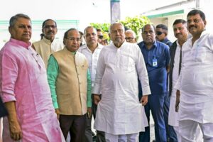 62nexyzK-breaking_news-768x513