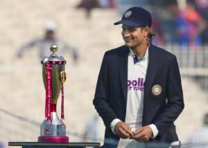 8uUtAJRI-breaking_news-768x548