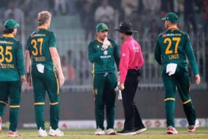 Ba01utyK-breaking_news-768x512