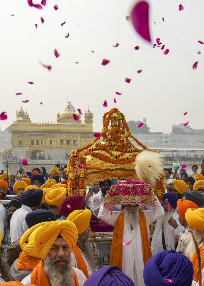 F6VvGKQB-breaking_news-696x976