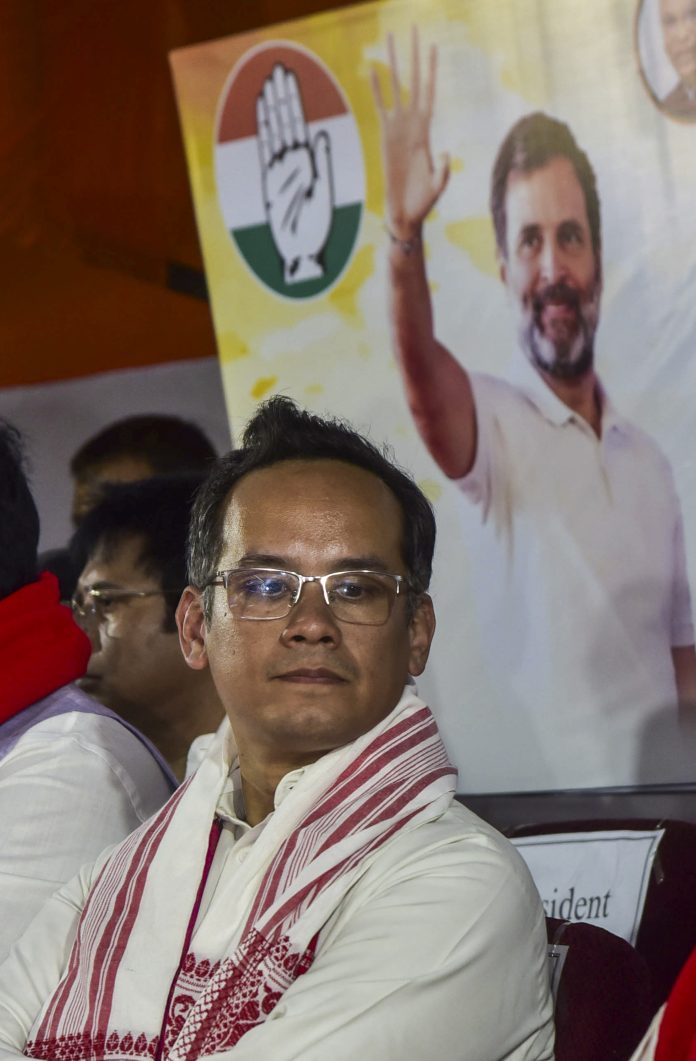 Ftm7q3GH-breaking_news-696x1061