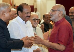 NaK34Bhl-breaking_news-768x543