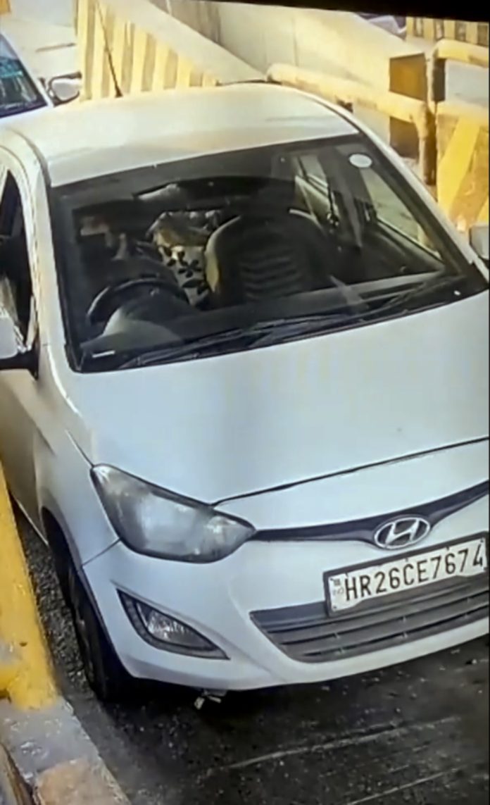 OUuno5gP-breaking_news-696x1143