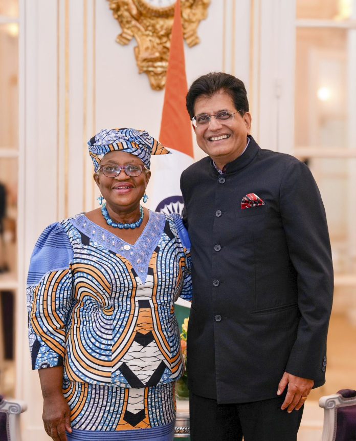 W8lsndi0-breaking_news-696x861