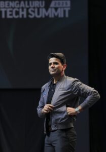 breaking_news-1-696x1001