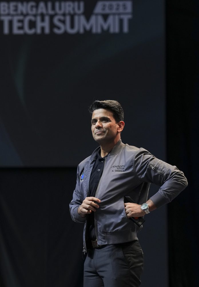 breaking_news-1-696x1001