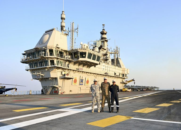 ezFHKAPU-breaking_news-768x551