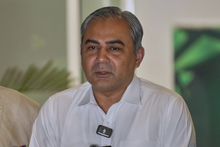 gYZrwK8W-breaking_news-768x512