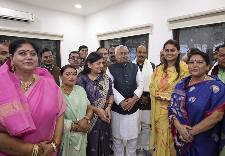 iu8tfk4k-breaking_news-1-768x532