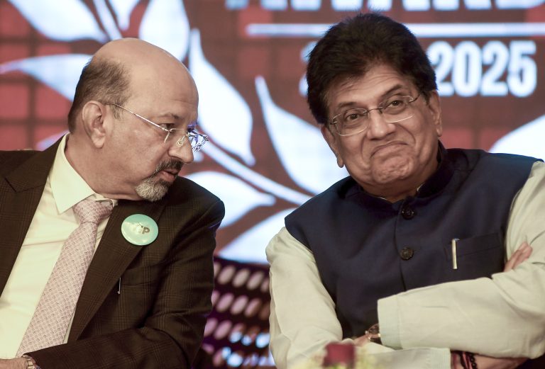 lirZqtRr-breaking_news-768x521