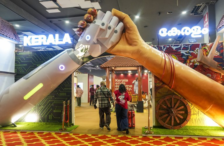 nDqKBa7x-breaking_news-768x501