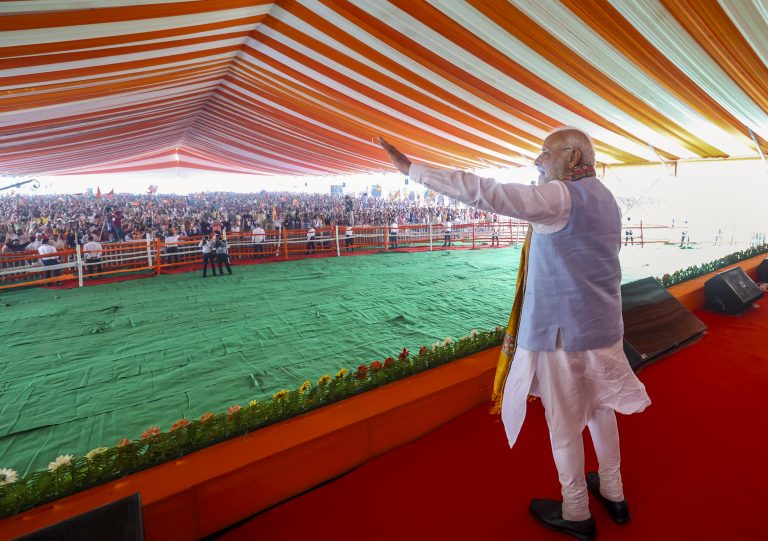 sQ33DRIz-breaking_news-768x541