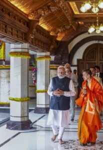 u0lWQtOI-breaking_news-1-696x1014