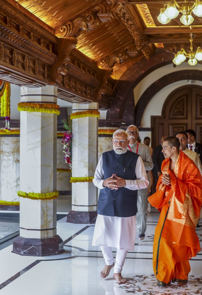 u0lWQtOI-breaking_news-1-696x1014