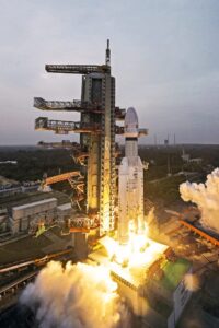 v5jE73Qy-breaking_news-696x1046