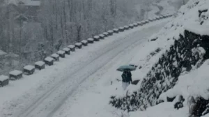 06_12_2024-kashmir_snow_23843099_m